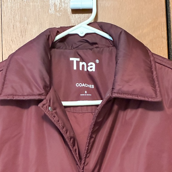 Aritzia TNA Short Coaches Jacket in Merlot Red - Picture 2 of 6